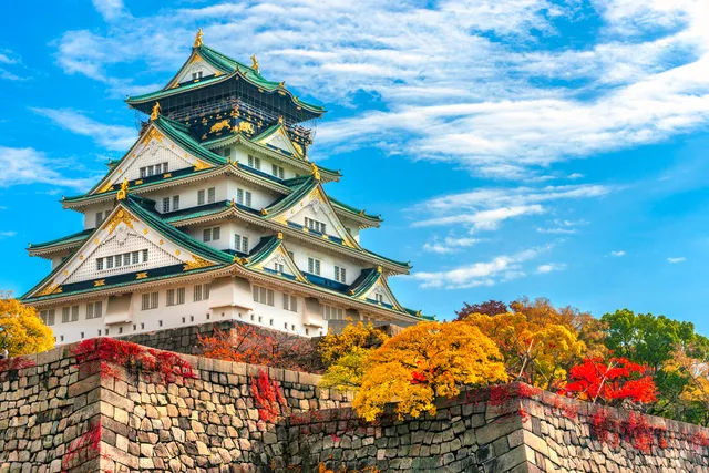 日本の城と空
