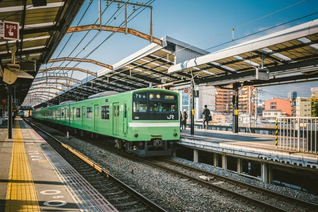 新大阪駅のおおさか東線の電車