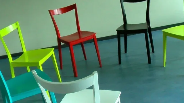 カラフルな椅子