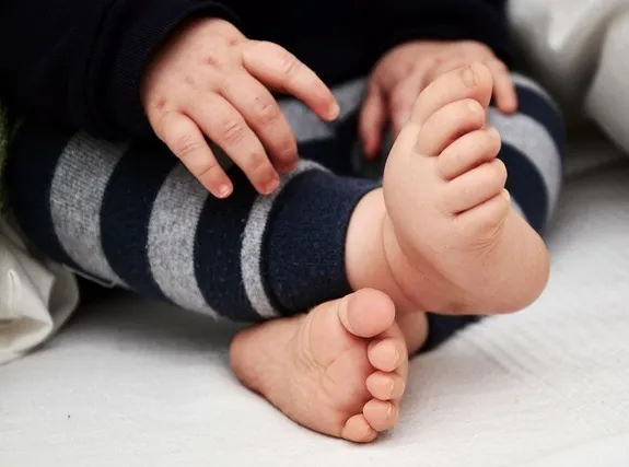 赤ちゃんの手足